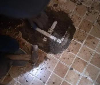 蒙自卫生间漏水维修公司为您分享下卫生间渗水如何处理及注意事项